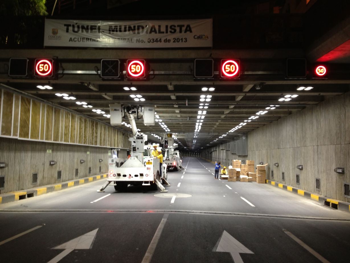 Avenida Colombia tunnel in Cali