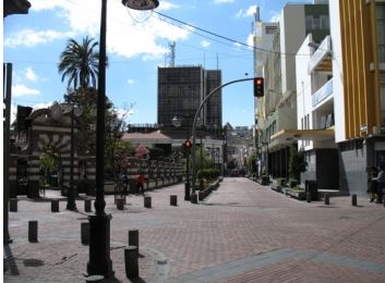 Adaptive traffic control system for the city of Ambato