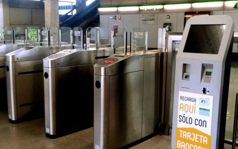 SICE designs, develops and installs new machines for the top-up of travel cards in Metro de Sevilla