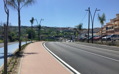 Suministro de material de alumbrado público para las obras de embellecimiento carretera de Cartama